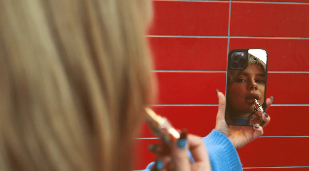 Cozy & Chic: 12 Stylish Phone Cases to Elevate Your Winter Wardrobe!