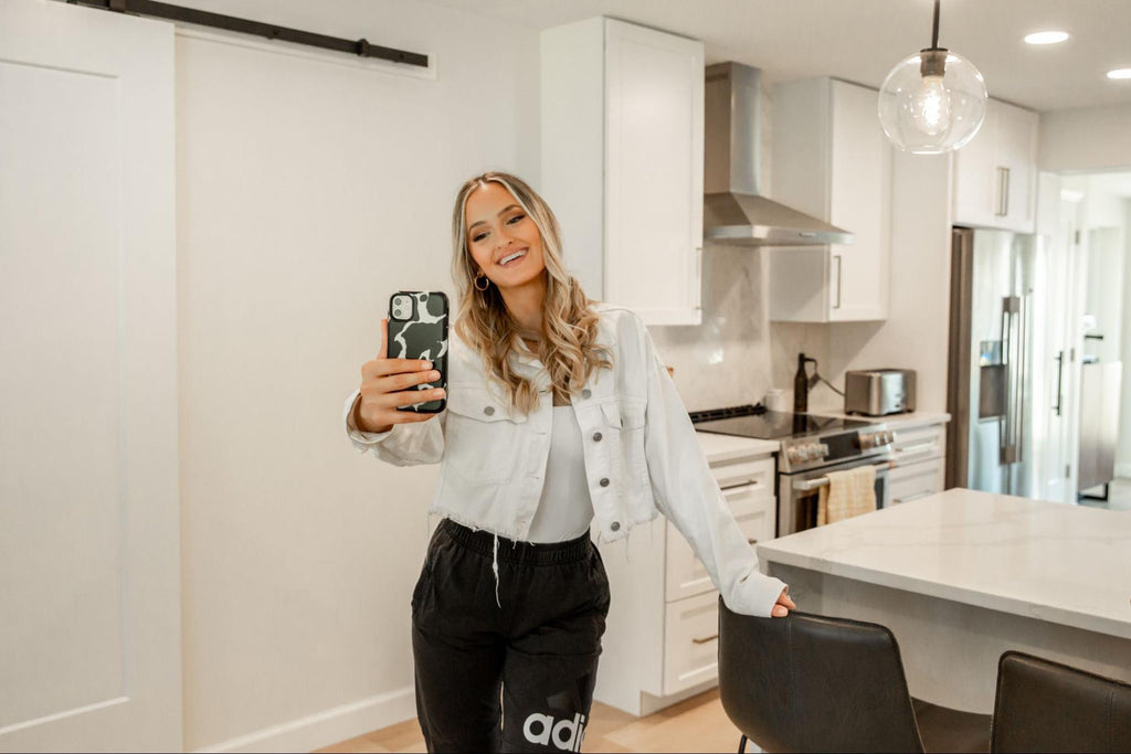 How to Clean a Plastic Phone Case