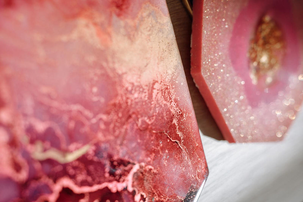 How to... Wear the Resin Jewelry Spring Trend