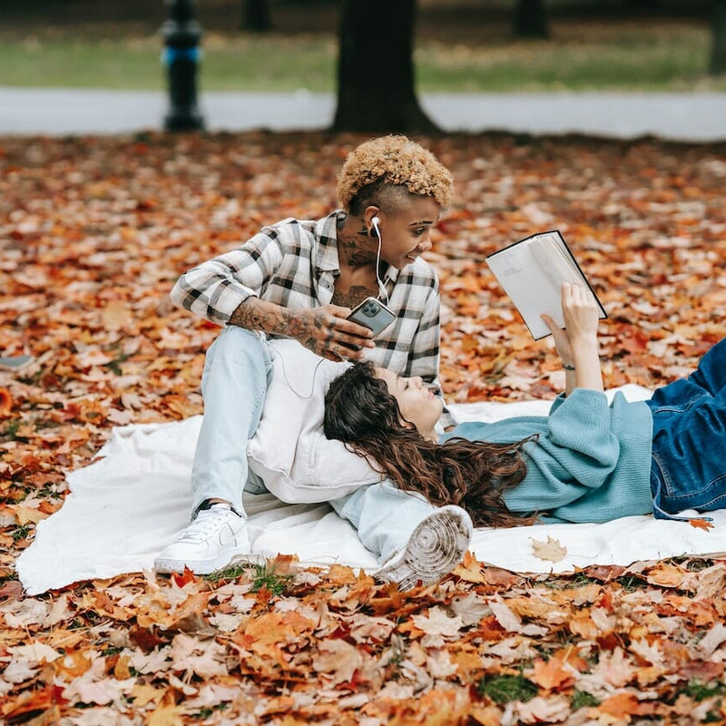 5 Fall Date Ideas to Warm Up Those Crisp Autumn Days