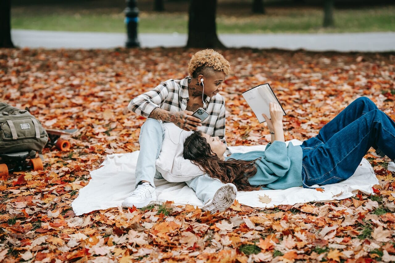 5 Fall Date Ideas to Warm Up Those Crisp Autumn Days