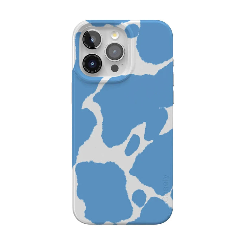 Current MOOd | Light Blue Cow Print Case iPhone Case get.casely Classic + MagSafe® iPhone 15 Pro Max 