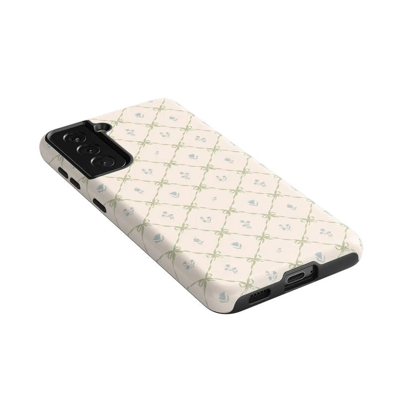 Petit Petals | Dainty Lattice Case