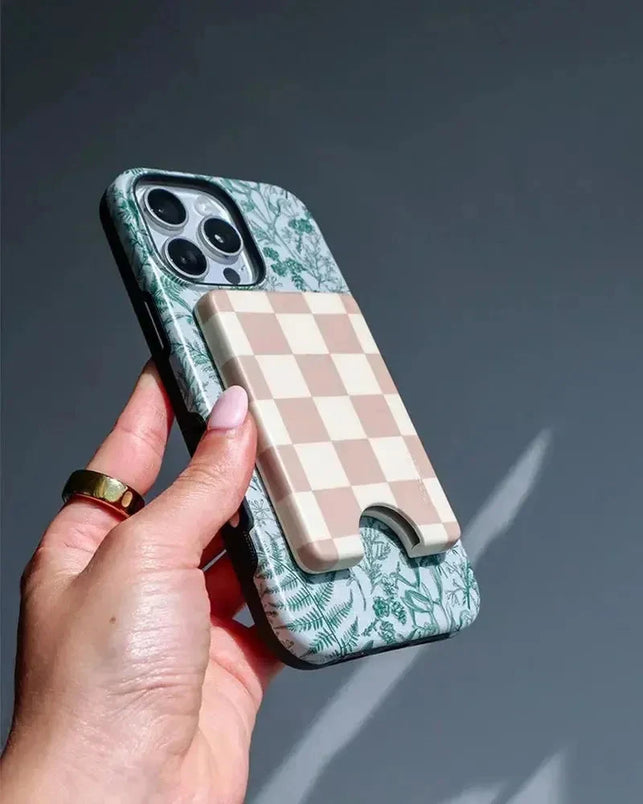 Fit Check | Neutral Checkerboard MagWallet MagWallet get.casely 