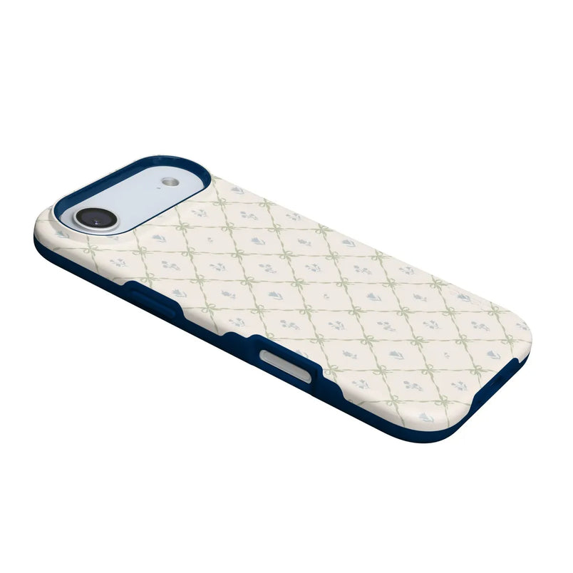 Petit Petals | Dainty Lattice Case