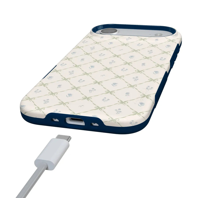 Petit Petals | Dainty Lattice Case