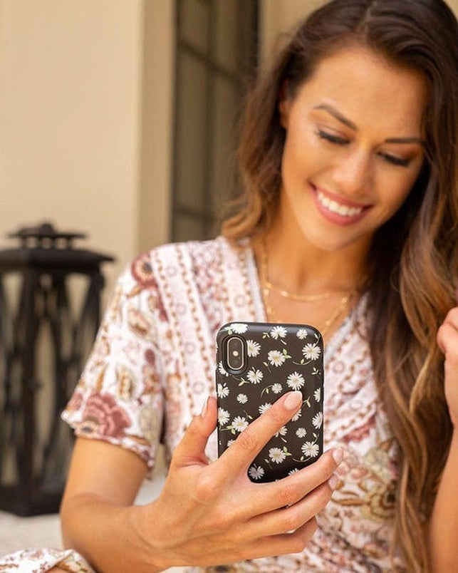 Daisy Daydream | Black Floral Case iPhone Case get.casely 