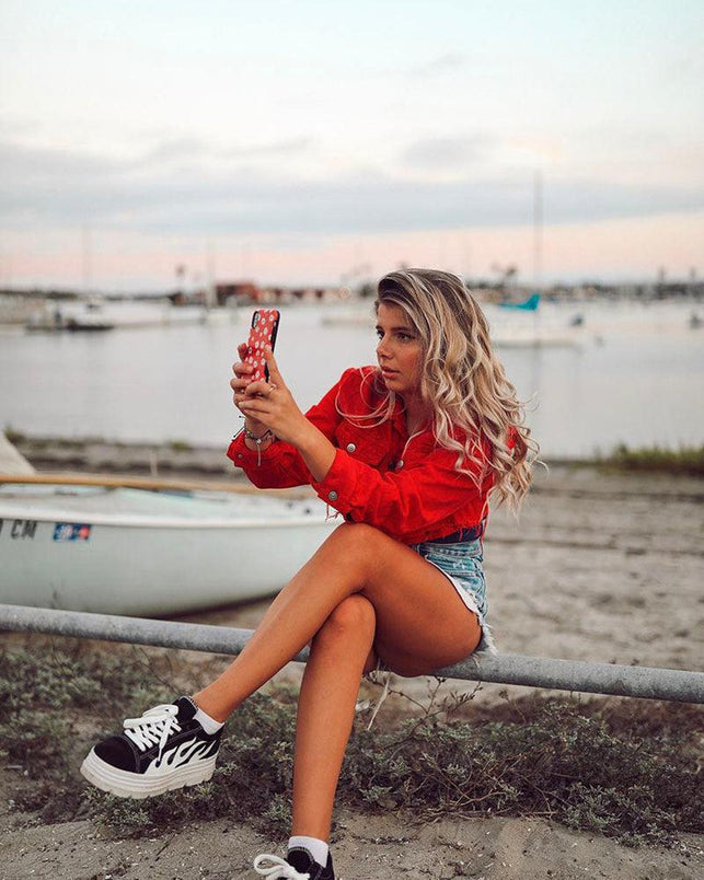 Daisy Daydream | Red Coral Floral Case iPhone Case get.casely 